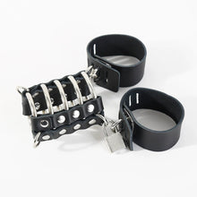 Afbeelding in Gallery-weergave laden, Black leather chastity cage with two matching leather rings