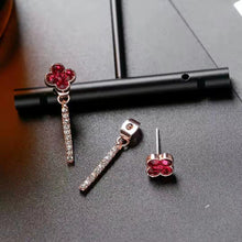 Load image into Gallery viewer, Clover Dangle Clip On Earrings