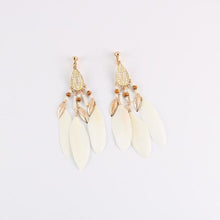 Load image into Gallery viewer, Bohemian Feather Clip on Earrings